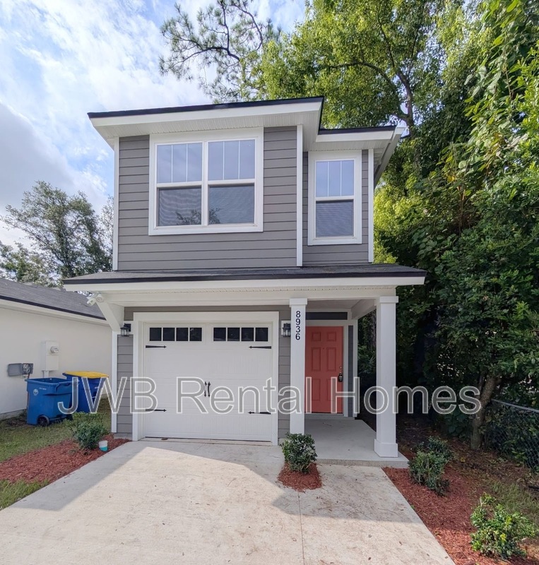 Jacksonville House: 8936 Cocoa Ave