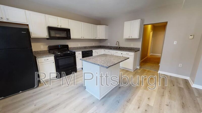 Pittsburgh House: 2824 Salisbury St