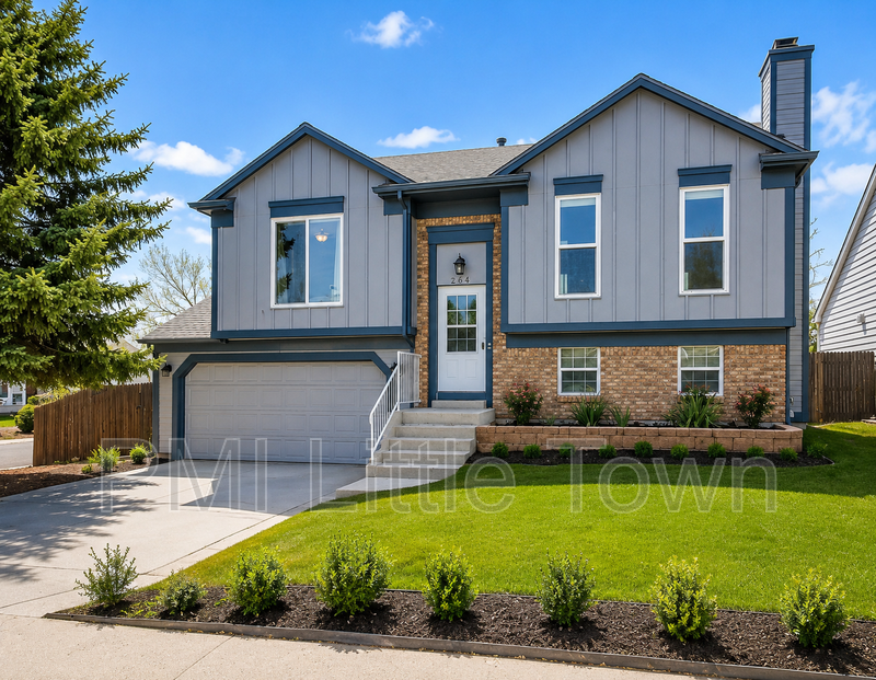 Aurora House: 3145 S Gibraltar St