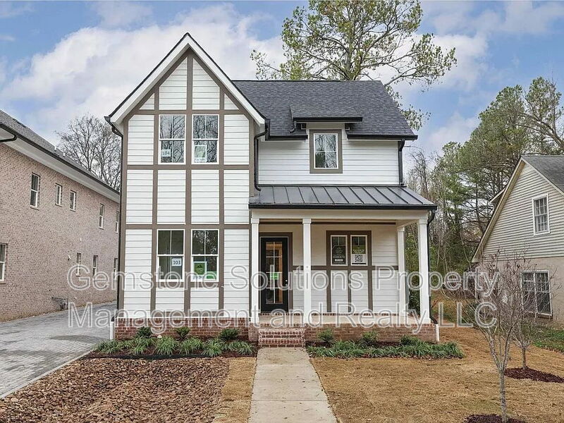 Franklin Condo: 207 Fairground Street