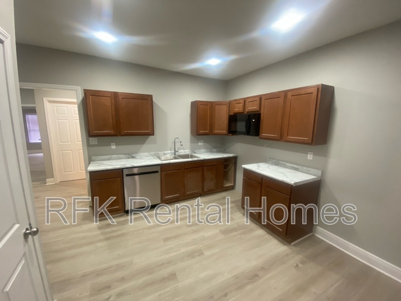 Indianapolis Condo: 2226 Langley Avenue