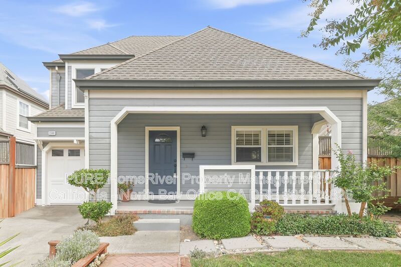 Santa Rosa House: 2360 Battersea St