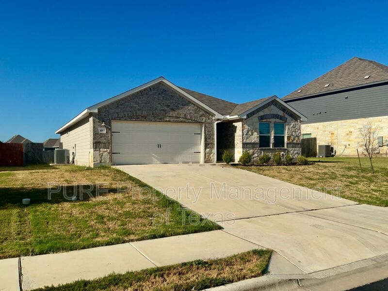 Hutto House: 1013 Otello Way
