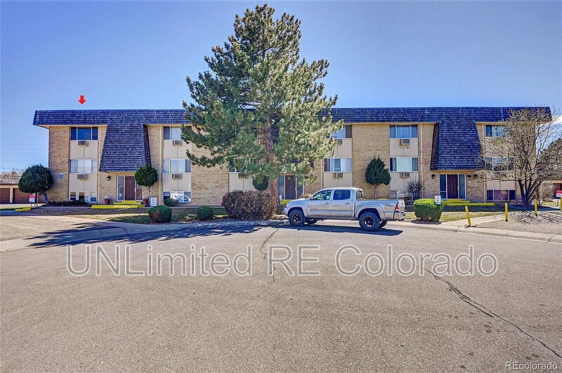 Lakewood Condo: 230 South Brentwood Street