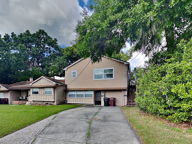 Orlando House: 1740 N Shore Ter