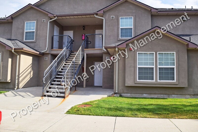 Meridian House: 1041 W. Pine Ave