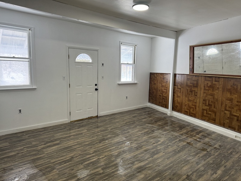 Adams Condo: 6 E Church St