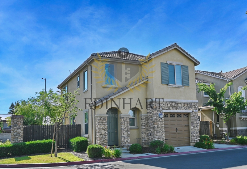 Clovis House: 3368 Monterosa Ln.