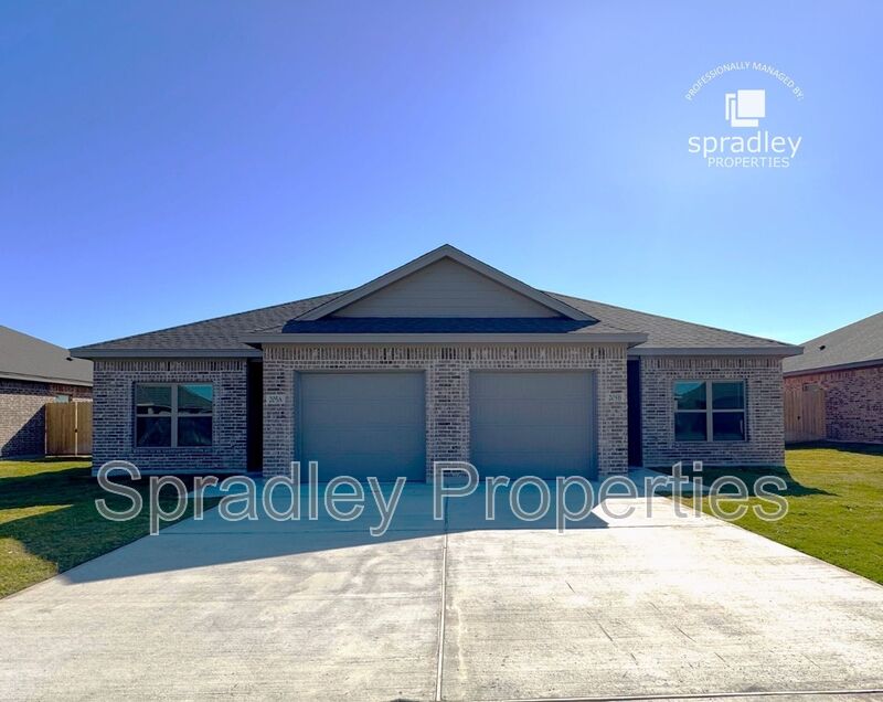 Troy Condo: 205B Juniper Dr