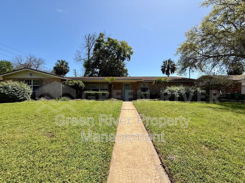 Jacksonville Beach House: 2 Fairway Rd