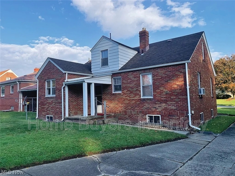 Youngstown House: 2249 Ridgelawn Ave