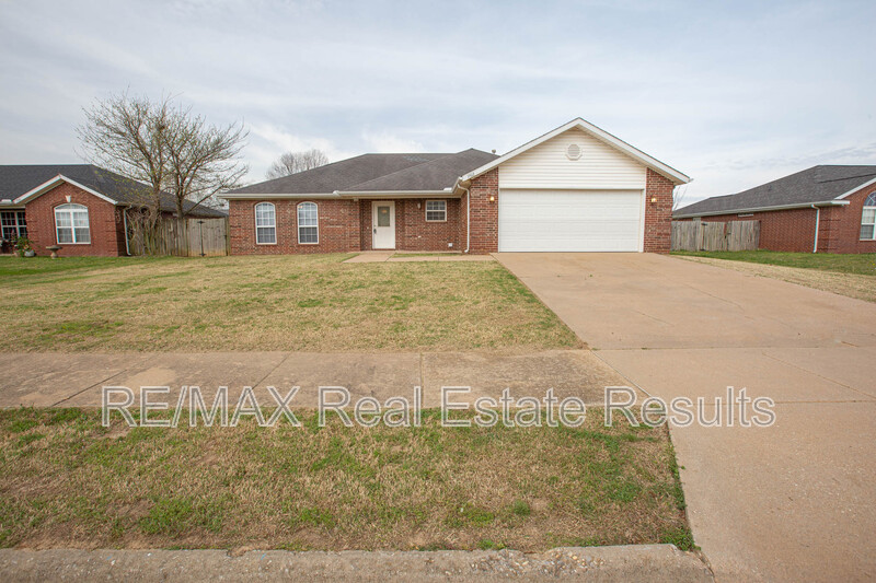 Bentonville House: 1902 SW Fremont St
