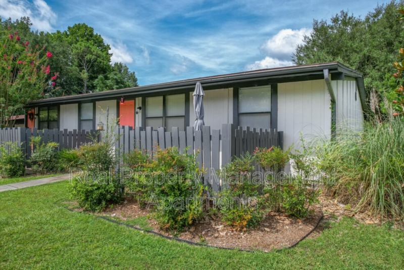 Request a Viewing for 300 Jones Mill Road, 1006 R Tenant Turner