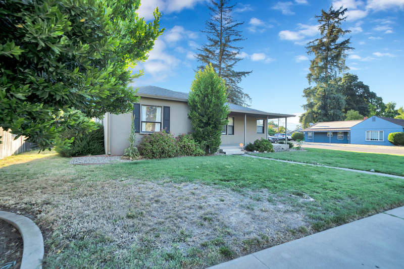 Lodi House: 1301 South Lee Avenue