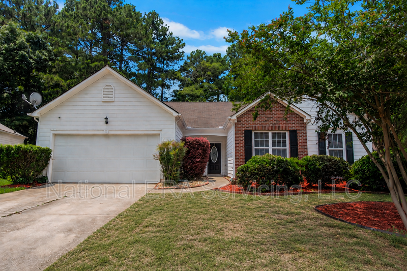 McDonough House: 155 Greenland Dr