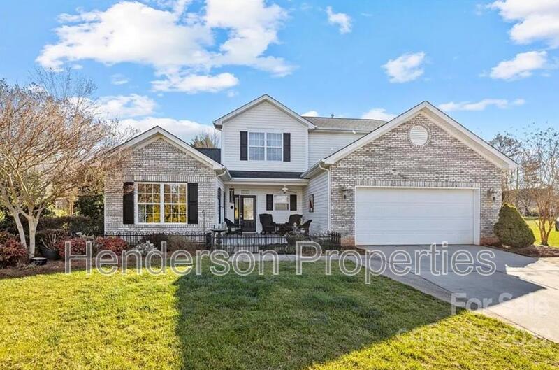 Clover House: 3107 Cordroy Ct
