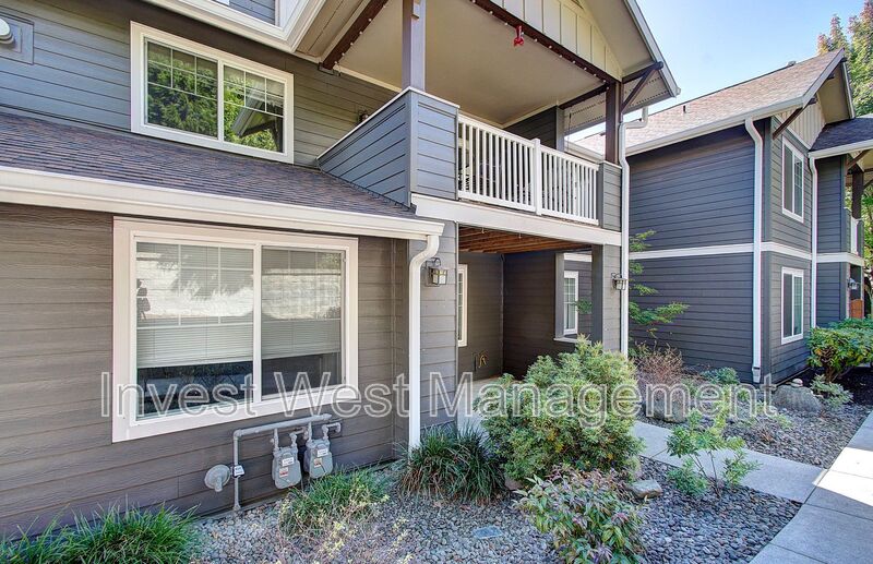 Vancouver House: 10800 SE 17th Circle
