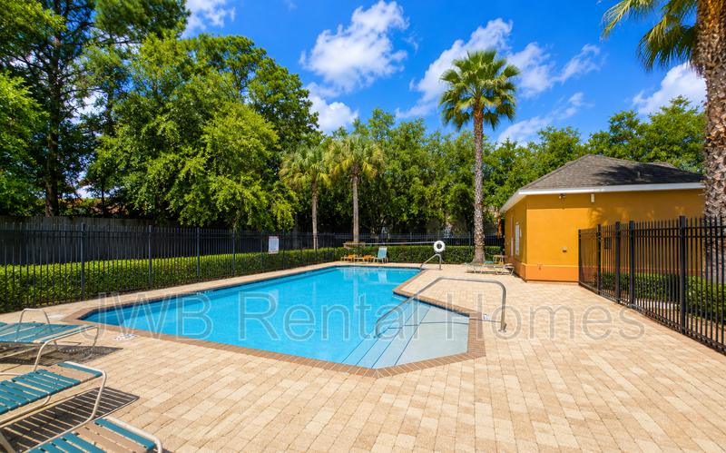 Jacksonville Townhome: 6861 Lake Mist Ln