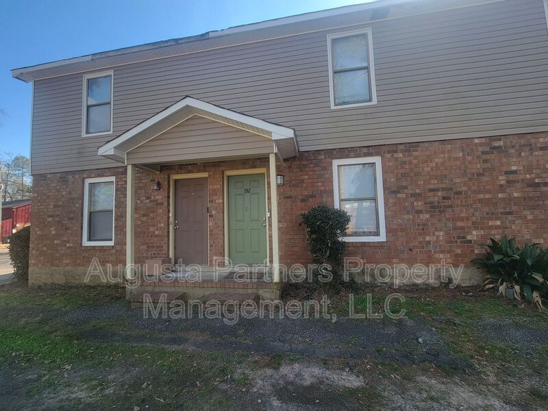 North Augusta House: 152 Chalet North Ct