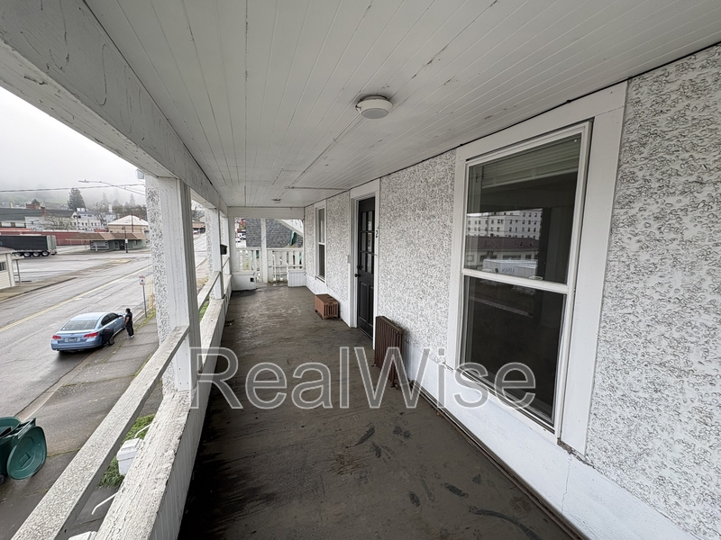 Roseburg Condo: 605 SE Mosher Ave