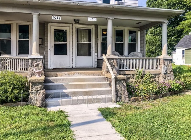 Grand Rapids Townhome: 1017 Bridge St NW