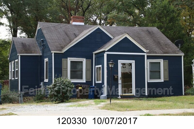 Durham House: 506 E. Club Blvd