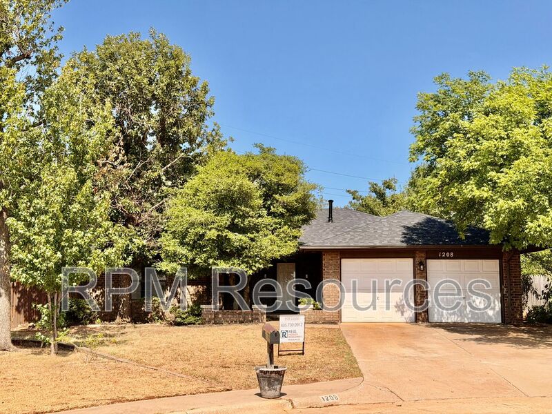 Edmond House: 1208 Beano Bnd