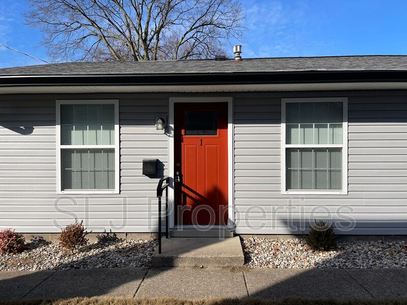 Jeffersonville Condo: 318 Meigs