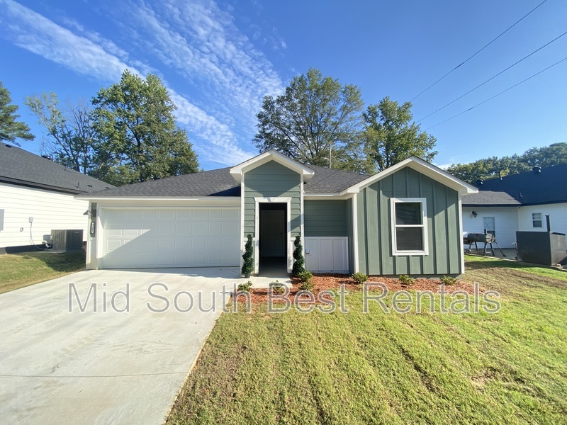 Little Rock House: 8402 Oxford Valley Dr