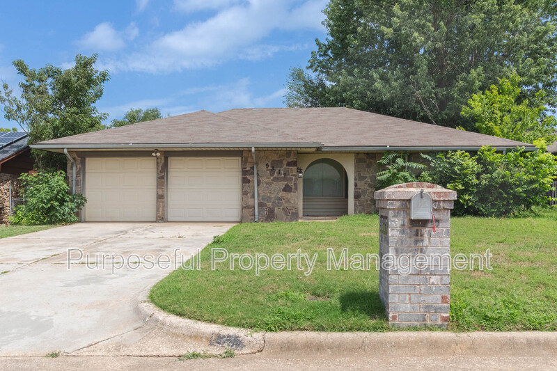 Midwest City House: 9317 North Sherwell Drive
