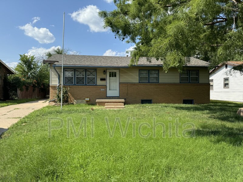 Wichita House: 2322 W 29th St S