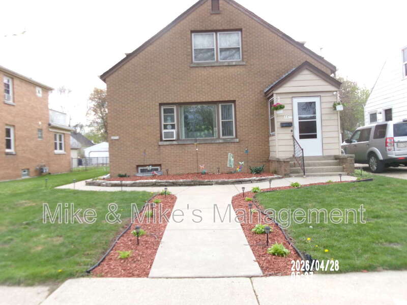 Milwaukee Condo: 4479A N 44th St Uppr