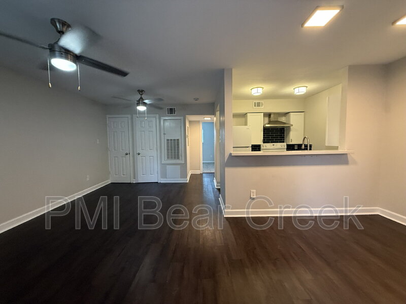 Houston Condo: 1824 Thonig Road