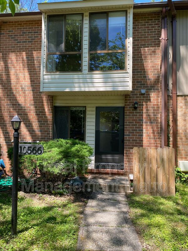 Columbia Townhome: 10566 Jason Lane