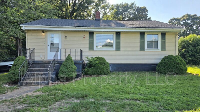 Taylors House: 213 Donnan Road