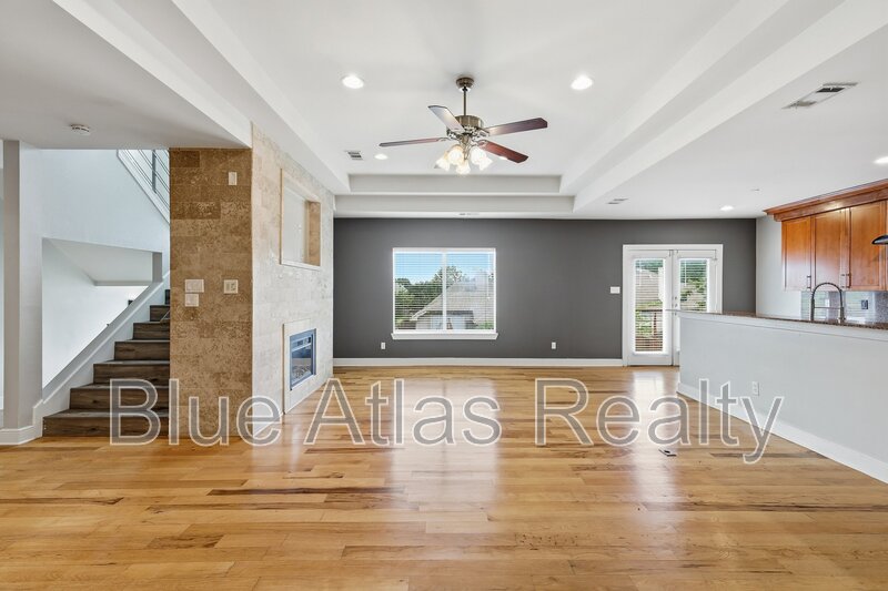 Lewisville Townhome: 2690 Rockbrook Drive - 4