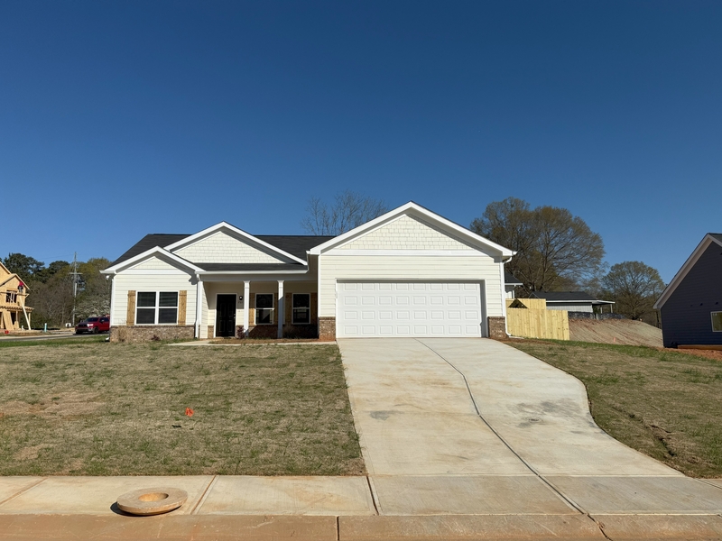 Statham House: 261 Charlotte Circle