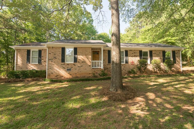 Athens House: 321 Oak Meadows Drive