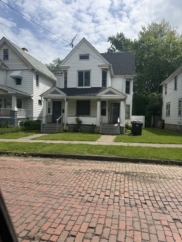 Cleveland Condo: 2153 West 96th Street - Upstairs