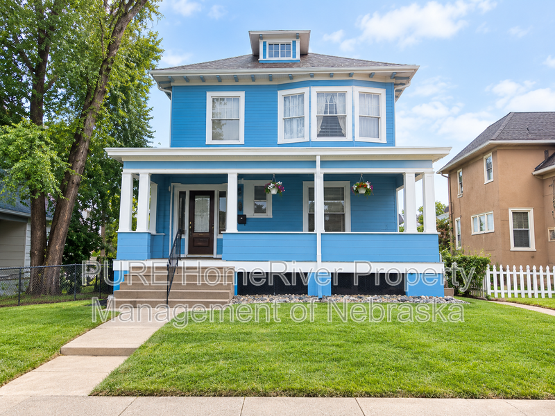 Omaha Condo: 1021 S 30th Ave