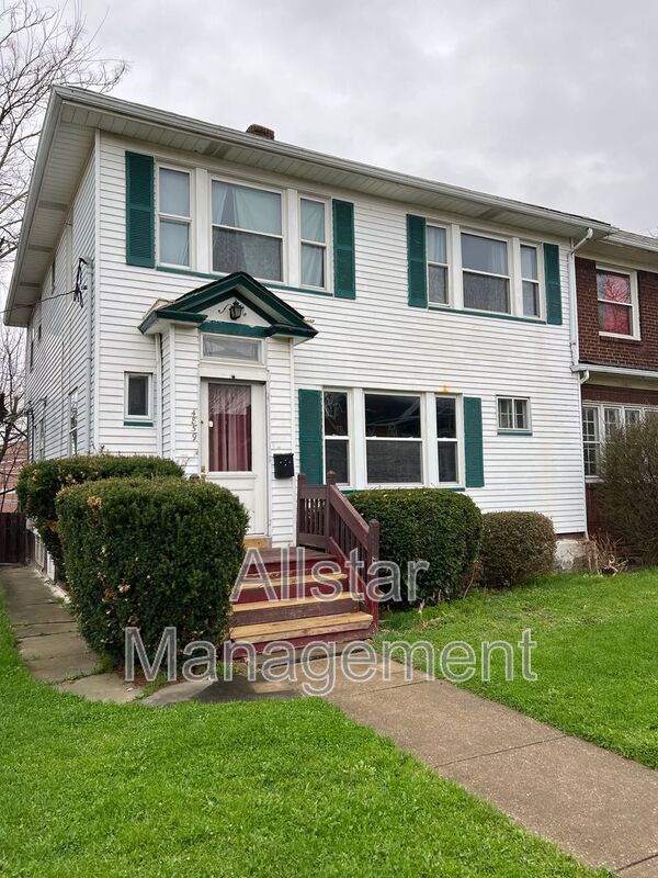 Garfield Heights Condo: 4859 E 97th Street