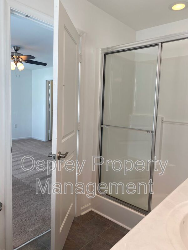 Stylish 2-Bedroom Condo in Spence Crossing - Photo 20