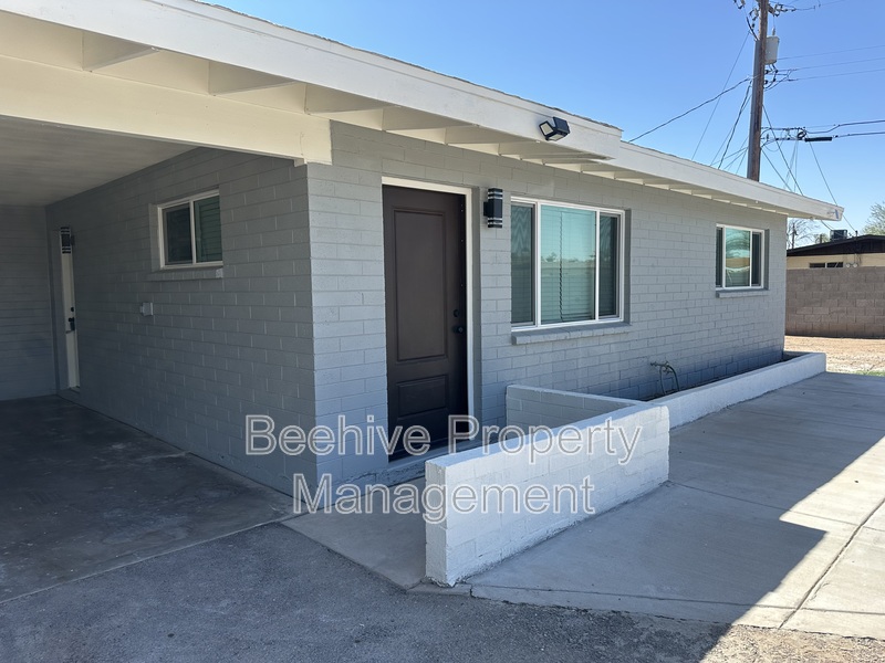 Tempe House: 1315 W 4th St