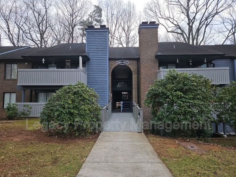 Greensboro House: 2805 Treestead Circle