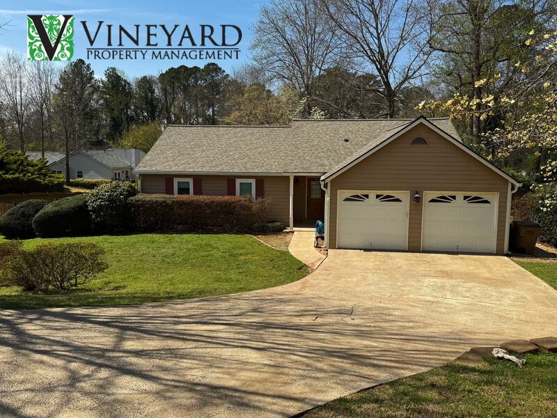 Woodstock House: 1907 Grant Lane