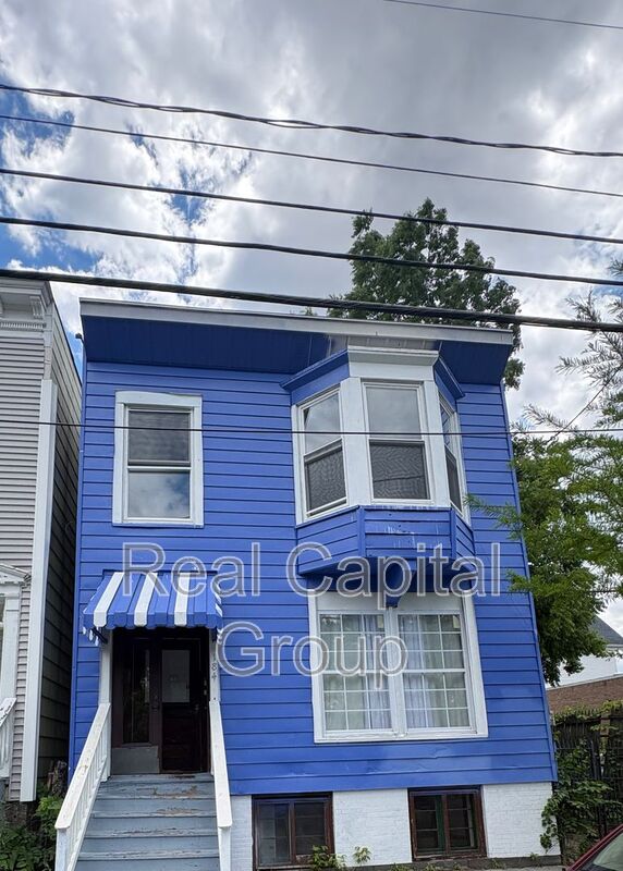 Albany Condo: 184 Quail St