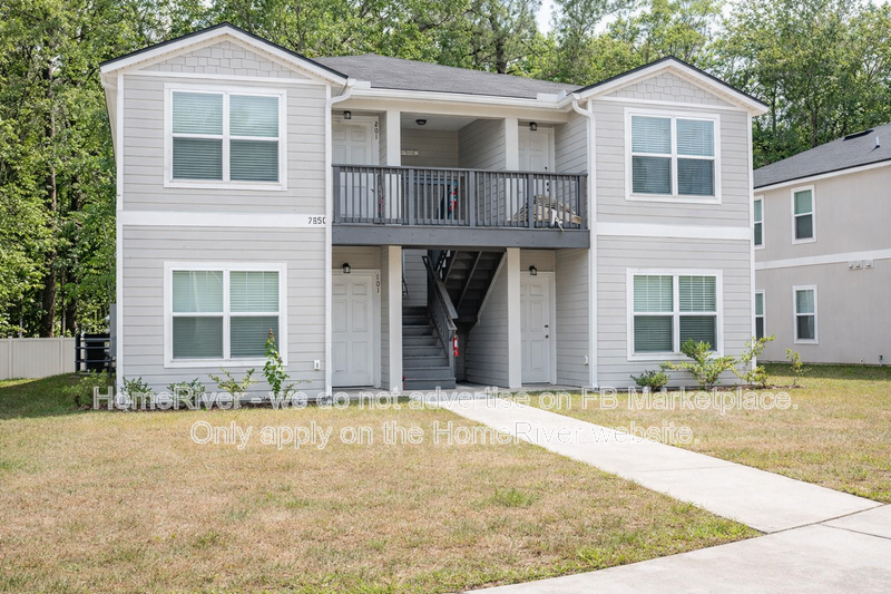 Jacksonville House: 7650 Mailes Ct