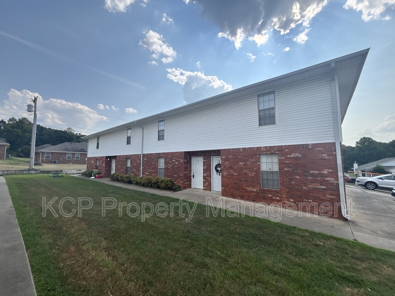 Greenwood Condo: 1115 Farley Circle - B