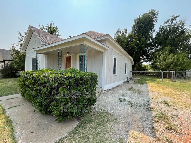 El Reno House: 1516 S. Dille Ave