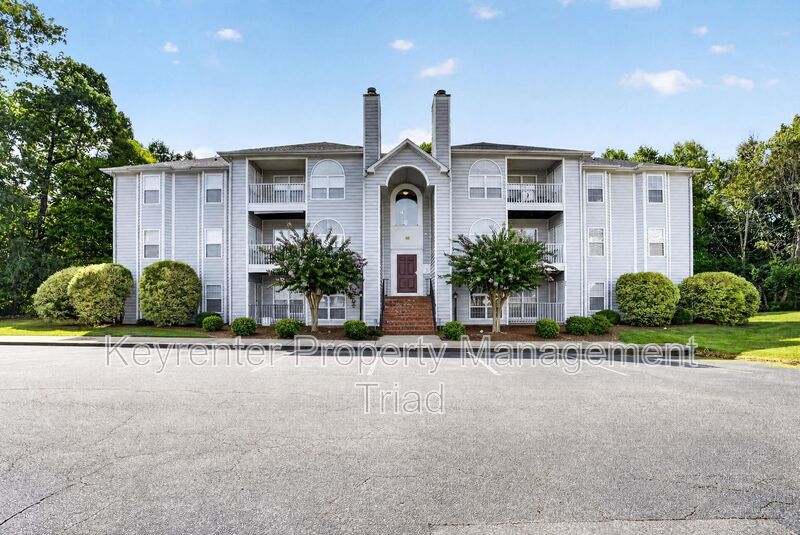 Greensboro House: 3638 Morris Farm Dr